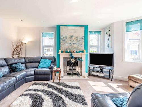 4 Bed in Swanage 88909