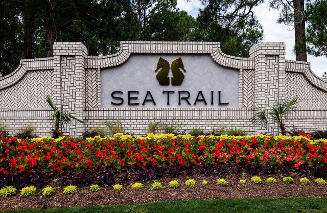 4 Bedroom 2200 sq ft beautiful Sea Trail Golf Resort 5 minutes to ocean waves!