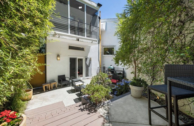 4 Bedroom house in Studio City near Hollywood long term only