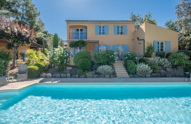 4-BEDROOM PRIVATE VILLA WITH POOL AND GARDEN ( N°449)