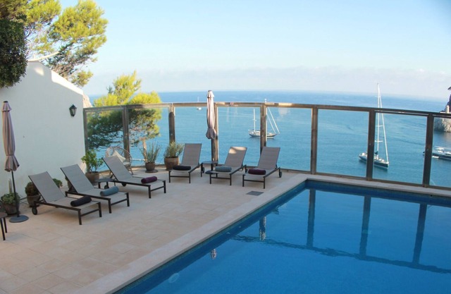 4 Bedroom Villa overlooking the Sea .