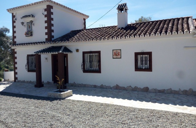 Villa de 4 dormitorios con hermosas vistas a la montaña y al valle - Nr Caminito del Rey