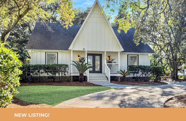 4 BR Beach House w/ Lush Backyard | Pet Friendly