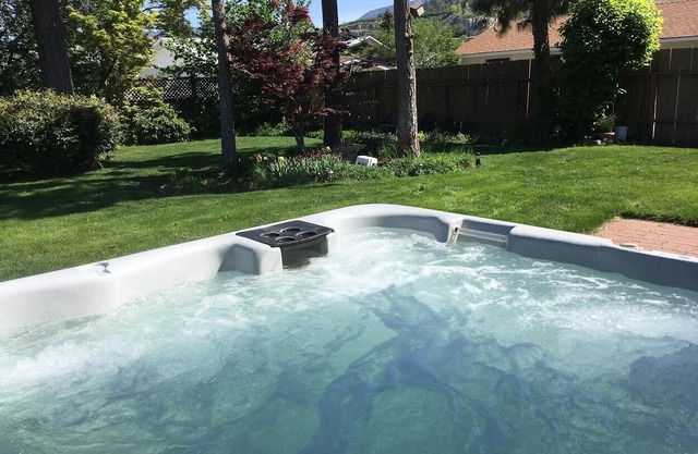 4 BR Lakefront Penticton Home Perfecto para vacaciones de playa, esquí y vino