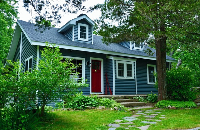 4 BR Renovated Home, Sleeps 10 - Walk to Perkins Cove, Ogunquit, Cape Neddick