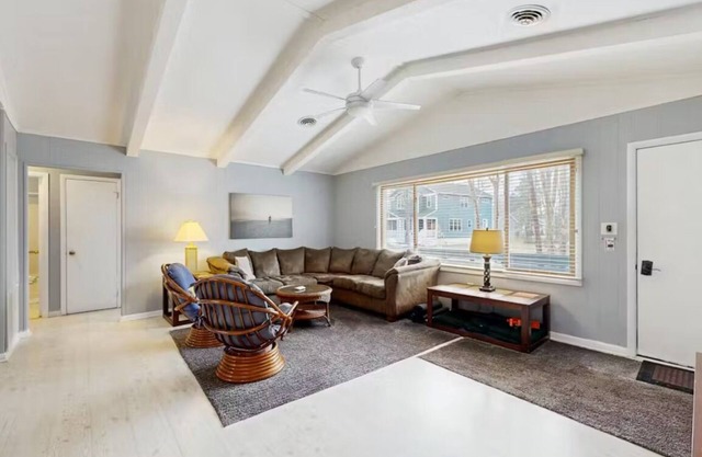 4 dormitorios en tranquilo Cul-de-Sac cerca de la playa 696 Collins Ct. Bethany Beach