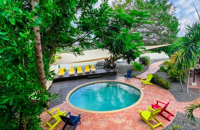 4 Min Drive To The Nr.2 Worlds Best Beach! Family-size Apartment with Pool & BBQ
