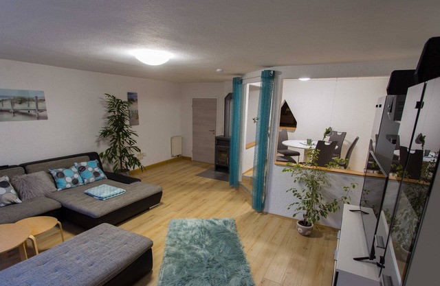 Apartamento sótano de 4 estrellas con cinco camas en el centro de Franconia
