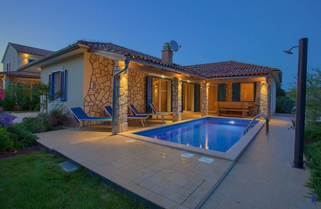 4 * villa con piscina privada - moderno y bien equipado
