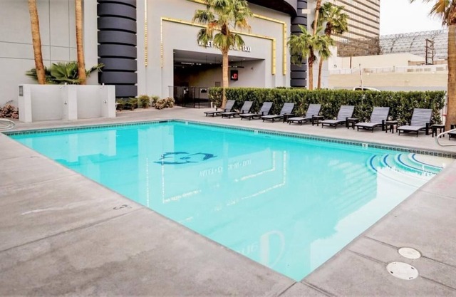 4 x Deluxe Two Queens - City View Room at The D Las Vegas