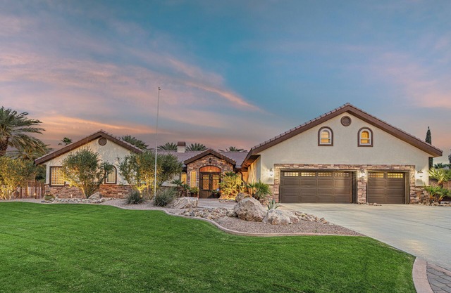 41 Palms Estate by AvantStay | Indoor Pickleball, Pool, Hot Tub, Outdoor Kitchen