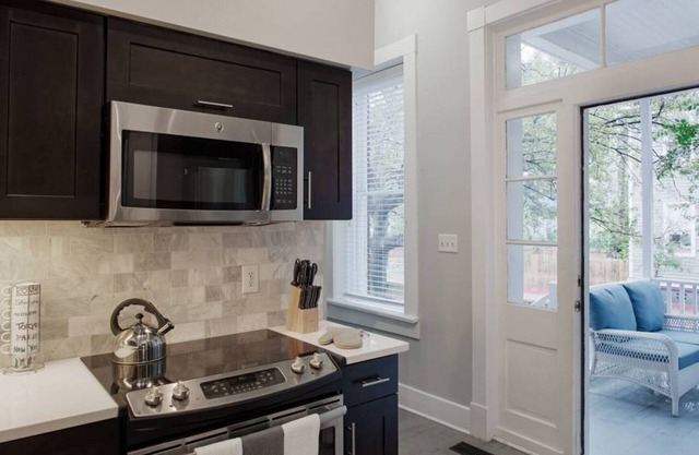 420Waldburg A · Moderno Apt con bloques de encanto sureño de Forsyth