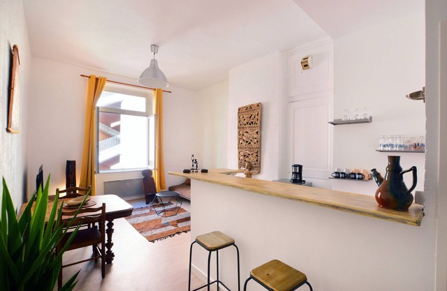 Apt 43sqm con 1ch en la ópera. Tranquilo y brillante