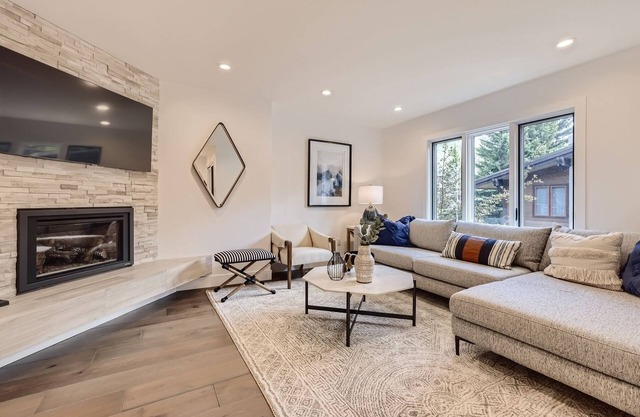 434 Gore Creek Dr., All Seasons D3-Vail Village-Remodeled, Pets