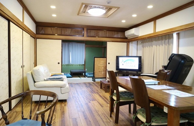 4A Un tipo de familia tranquila con una habitación de estilo japonés.