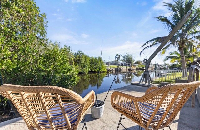 4BD w/Pool, Kayak, Games - 2 Mins Port Charlotte