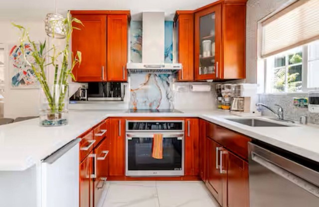 CentralD downtownSanJose-Near by SAP, Airport, GemModernCraftsmanHome