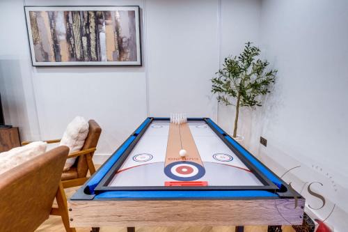 4BR Apt in Central Birmingham Games Room & Free Parking