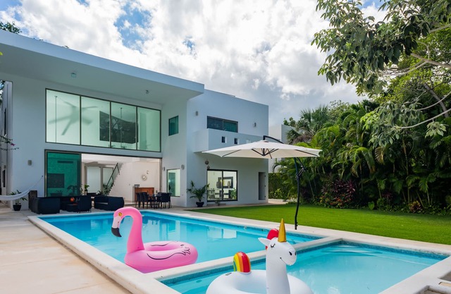 4BR Family & Cozy villa with private Pool in Cancun