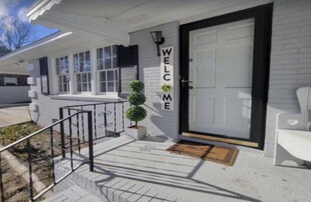 4BR Home w/ Movie Room & Game Room l Vintage Vibe