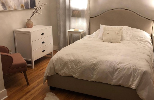 Casa 4BR recientemente renovada en el distrito universitario