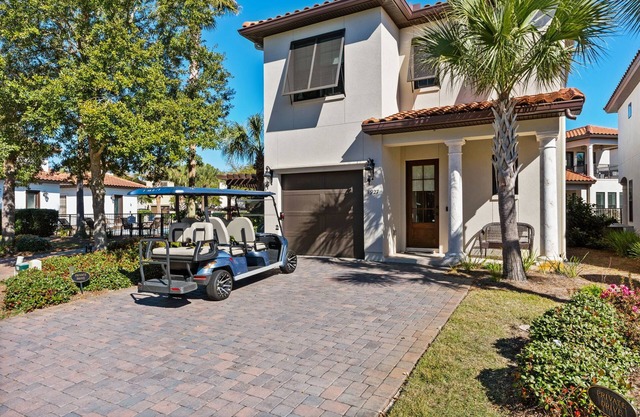 4BR Villa w/ 6-Seat GOLF CART! Patio, Steps to Pool, Near Wharf, Beach Chairs
