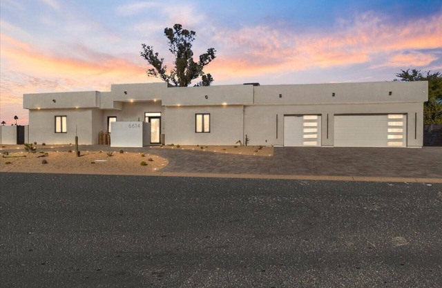 5,500 SF Kierland Oasis w/ Pickleball