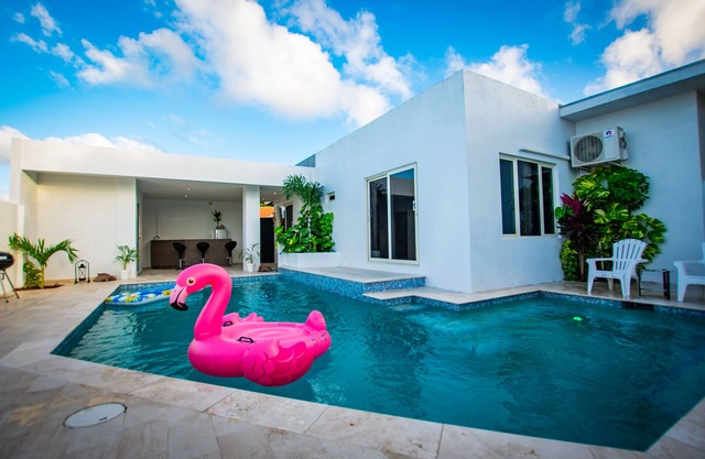 5 ⭐ Casa Bella private 3BE/3BA Villa close to best beaches