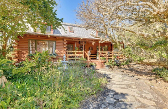 < 5 Mi to Beaches & PGA: Ponte Vedra Beach Cabin