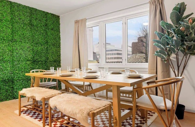 5 Min From Torget I Nearby Coast I Newly Furnished
