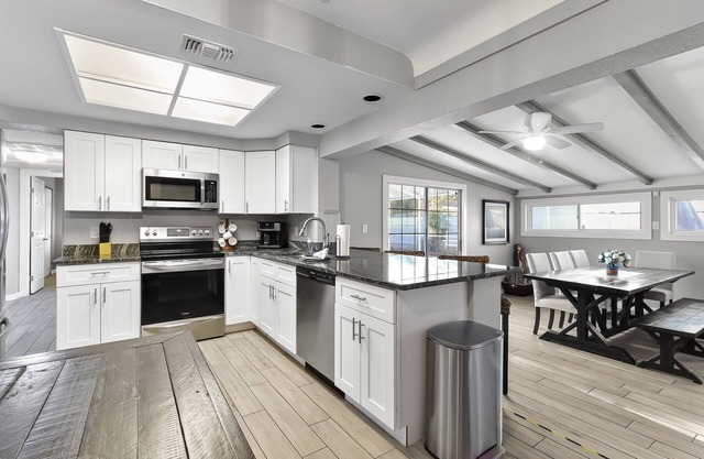 Gulf Beaches Family Home With Pool Minutes From Madeira & St. Pete Beaches!