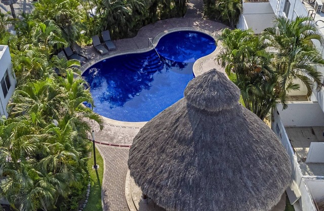 5 minutes to the beach in Nuevo Vallarta, near Vidanta Park, pet-friendly.