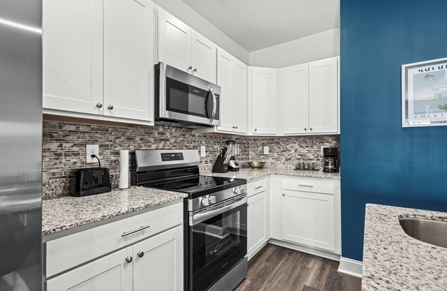 5 minutes to the beach! 3BR home, movie theatre, & golf located in North Myrtle!
