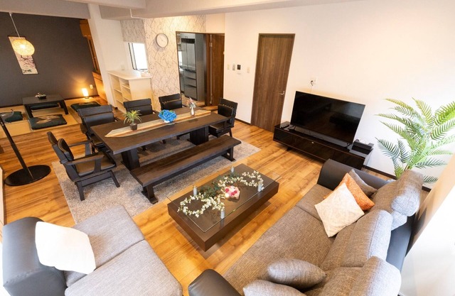5 minutes to USJVIP class1305 bedrooms3 bathroomsDirect from airportNearest station 2 minutes - CRResidence Nishikujyo702 / Osaka Ōsaka