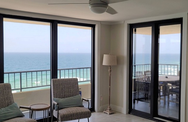 LOOKING FOR AUG or SEPT DATES?? WE HAVE 'EM! 2/2, BALCONY w/SPLENDIFEROUS VIEWS!