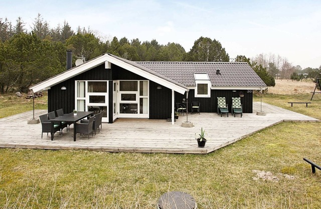 Cómoda casa de vacaciones en Ålbæk con terraza
