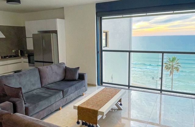 50 steps from the beach !! family Apartment with 3 bedrooms