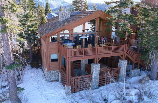 5000 pies cuadrados Custom Ski-in, Ski-Out Casa privada en la pendiente!