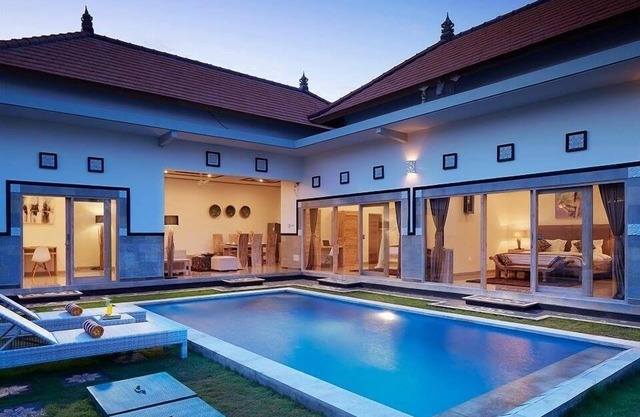 500Mtr 2 Cabeza de papa, 3BR Villa2 Seminyak