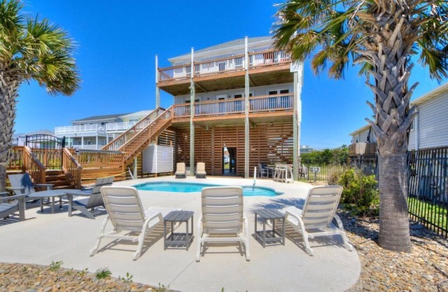 5BR/3.5BA Home - Oceanfront, Event Home, Dog Friendly, Sleeps 13