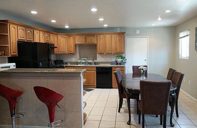 5br / 3ba casa cerca del aeropuerto de Oakland y RaiderStadium
