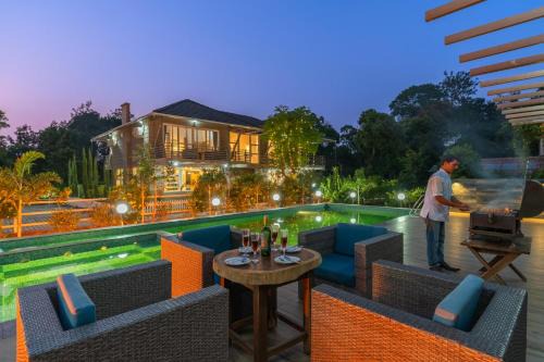 5BR Coffee & Mist Luxury Villa- Comp Breakfast, Pvt Pool, and Coffee Estate by StayVista
