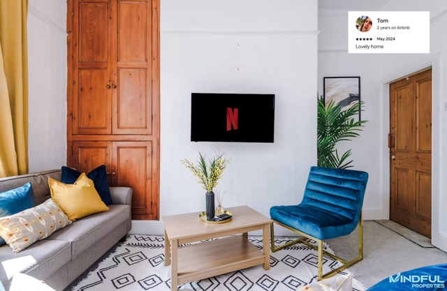 5BR House, Sleeps 10 guests - Free Parking - Professionals & Contractors