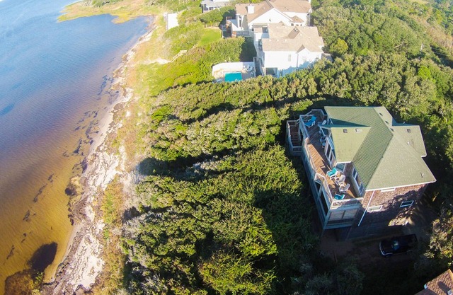 5BR Secluded Soundfront Oasis, Hot Tub, Private Beach