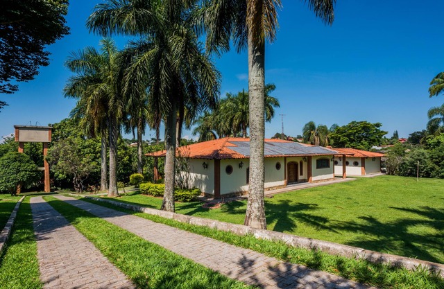 6.000 metros en el barrio Country Club de Valinhos, calle asfaltada y monitoreada