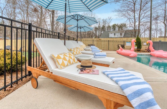 Putting Greens, Pool, Hot Tub, Pickleball Court, Basketball, Bowling Alley!