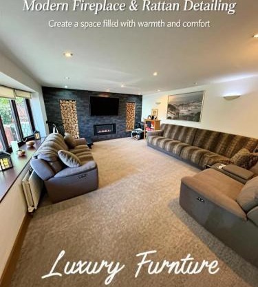 6 Bedroom 4 bathroom House in Birmingham, Wolverhampton, Walsall, 14 guests or more, Contractors, Family & Groups