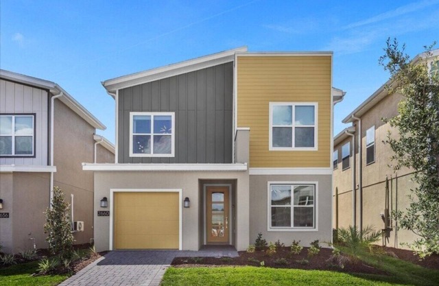 6 Bedrooms/ 5 Bathrooms/ Storey Lake (2660 SS)