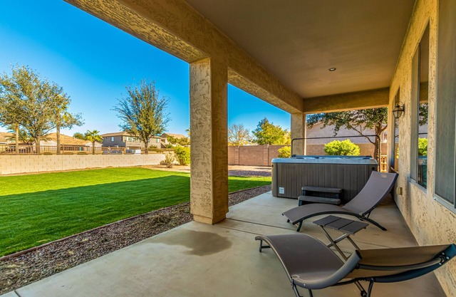 ❤️ 6 BEDROOMS, 5000sf, ARCADE, NEW JETTED SPA - SLEEPS 25 ❤️