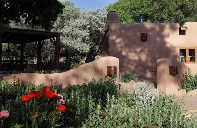 6 Br / 3 Ba Adobe Casa cerca de Taos